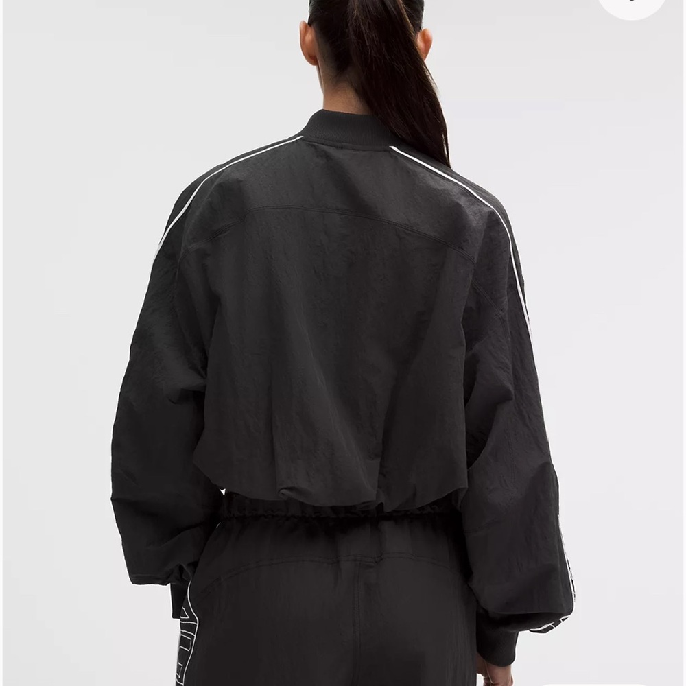 NWT lululemon Crinkle Nylon Track Jacket Wordmark Size S | Water-Repellent - Picture 2 of 12